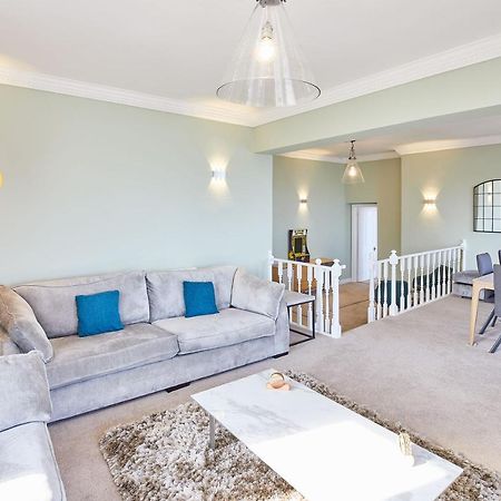 Host & Stay - 4 Metropole Towers Whitby Bagian luar foto