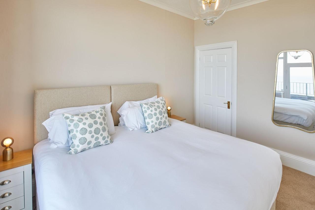 Host & Stay - 4 Metropole Towers Whitby Bagian luar foto