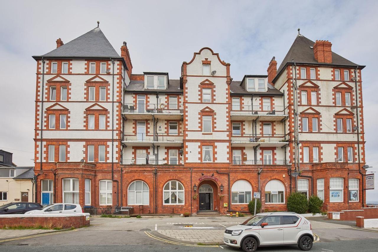 Host & Stay - 4 Metropole Towers Whitby Bagian luar foto