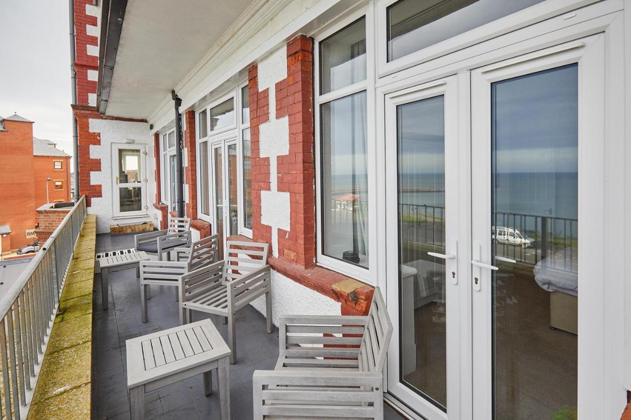 Host & Stay - 4 Metropole Towers Whitby Bagian luar foto
